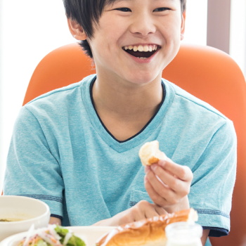子供や若者の肥満が増加　超加工食品をよく食べる子供は食事の質が低い　人生の早い段階から肥満対策が必要